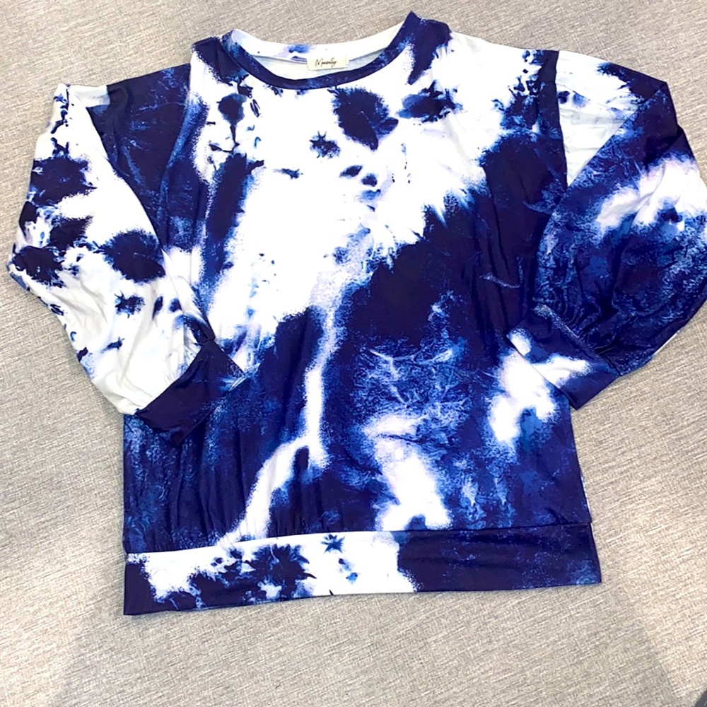Blue and white long sleeve cotton blend top. Women’s size L